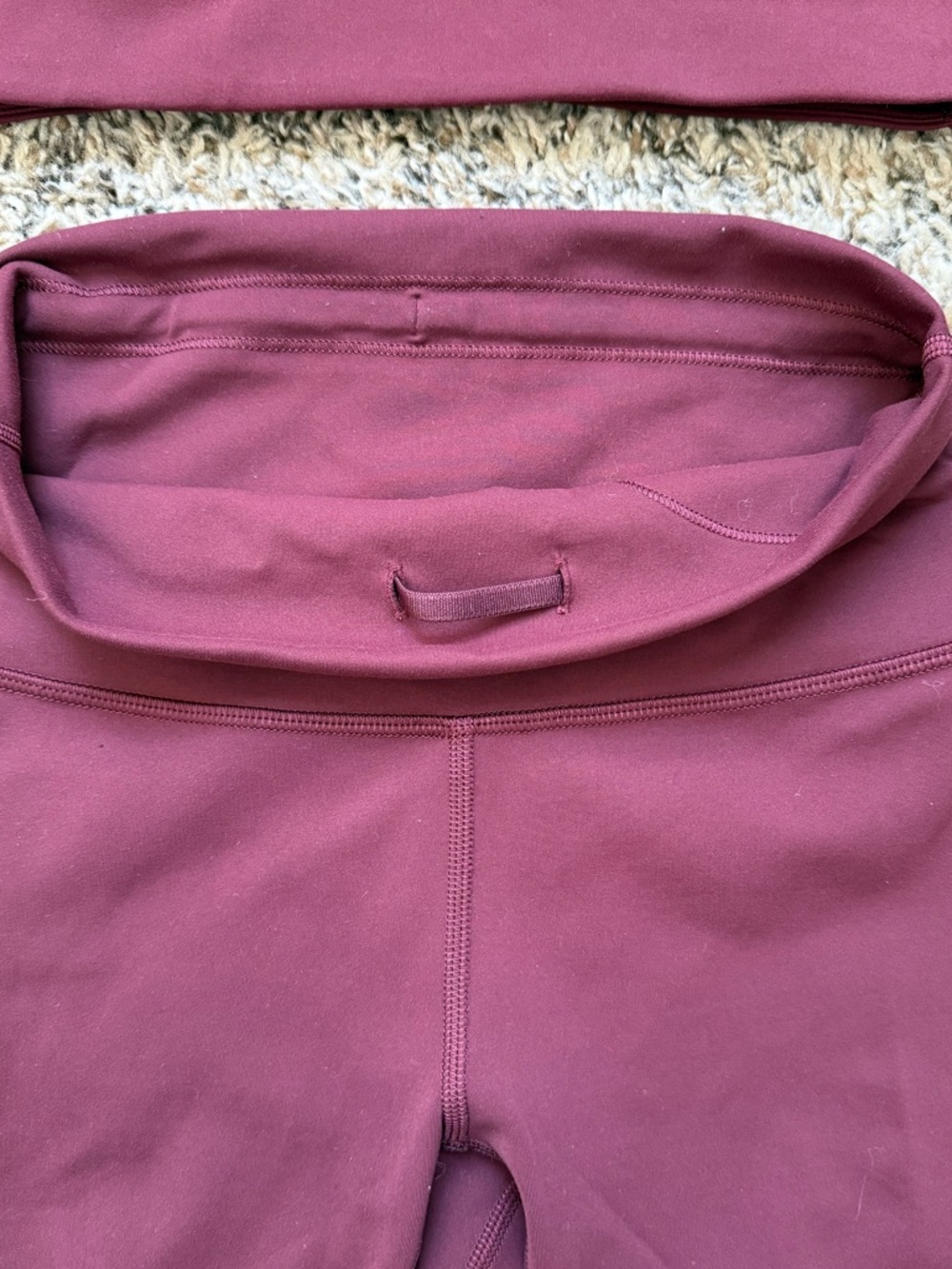 Lululemon size 4 set in maroon/burgundy - Picture 7 of 14